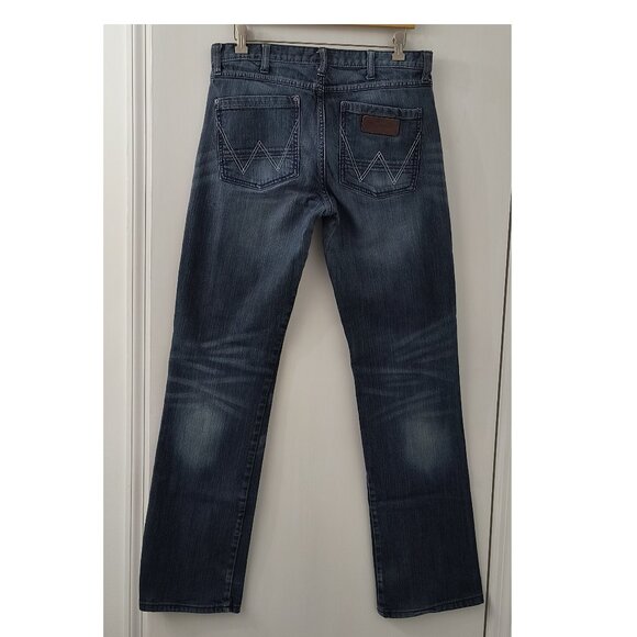 Men's Classic Wrangler Jeans 31-32x34 Slim Boot Cut Dark Wash Cowboy Western - Picture 4 of 7